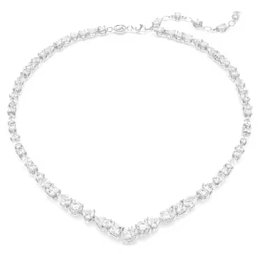 Swarovski: Eleganza, Innovazione e Crescita nel Mercato dei Gioielli